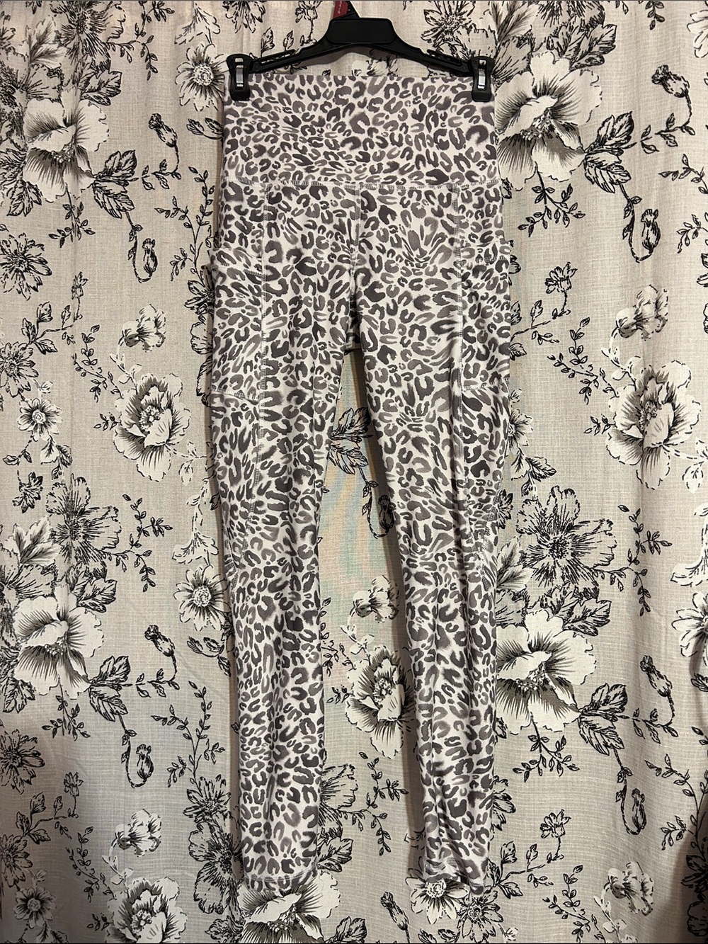 Scorpio Sol Gray and White Leopard Print Leggings
